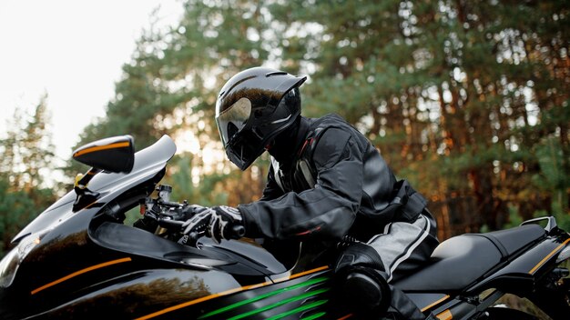 Why-You-Should-Wear-Protective-Motorcycle-Gear-In-Us DtagmorMoto